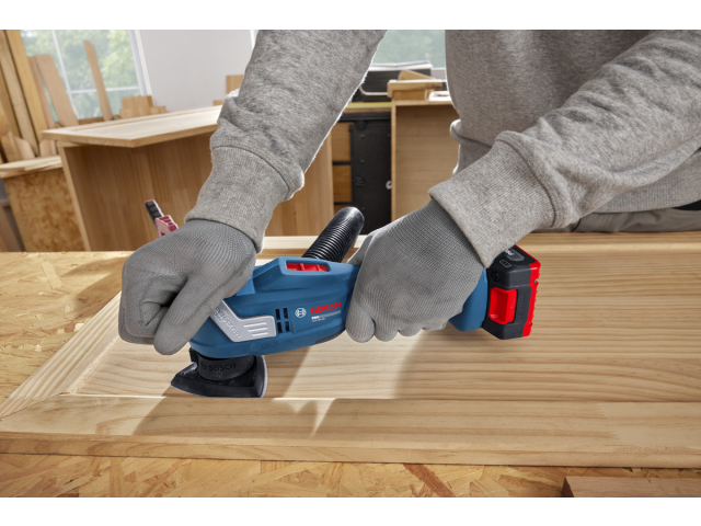 Akumulatorsko multifunkcijsko orodje Bosch GOP 18V-30 v kovčku, 06018G3001